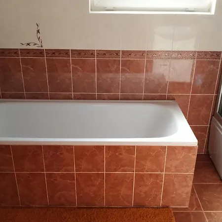 хатина на порташі *